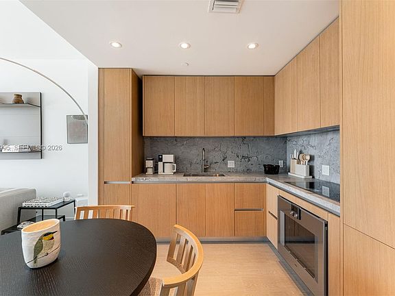 5th image of 500 Alton Rd Unit 2004