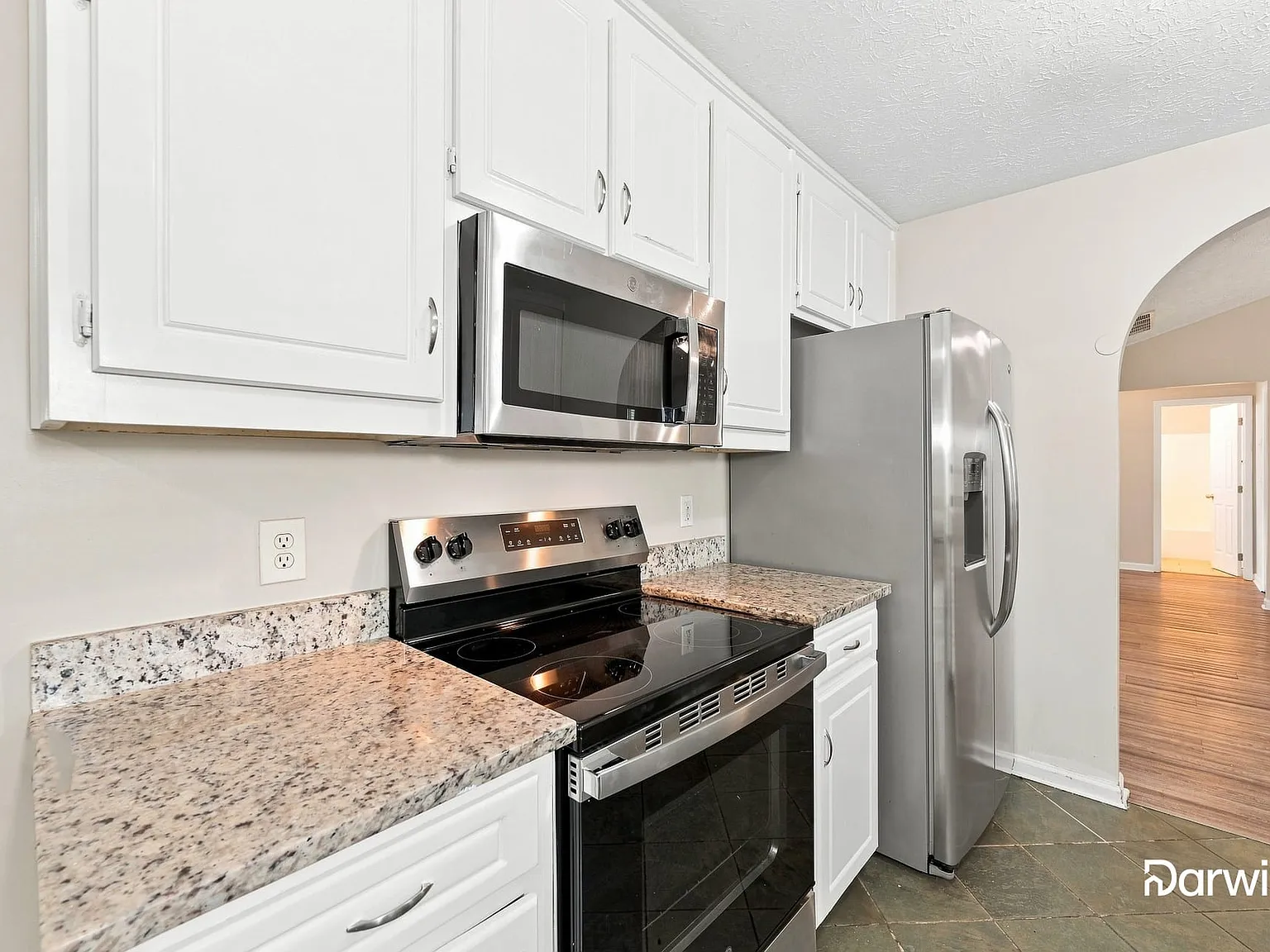 3 bed, 2.0 bath, 1436 sqft, $2,025 — Photo 3