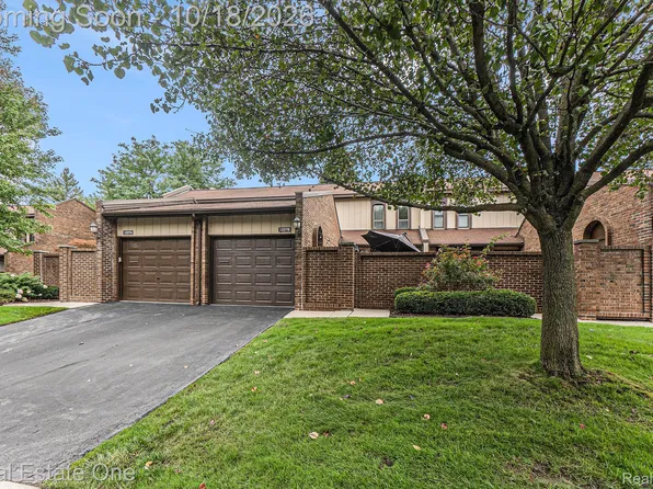 1227 Kirts Blvd #B, Troy, MI 48084