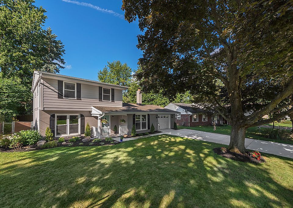 1st image of 42917 Woodhill Dr