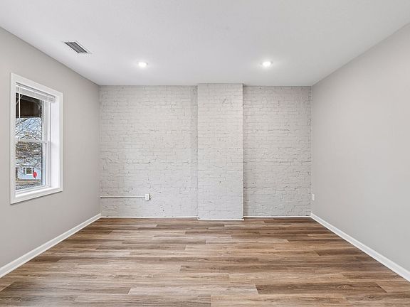 5th image of 301 17th Ave NE #309U