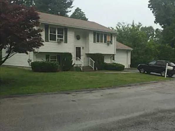 2 Ludlow St, Johnston, RI 02919