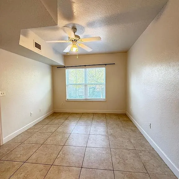 202 E South St #2038 — Photo 6