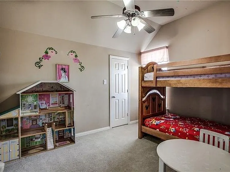 4533 Delaina Dr — Photo 17