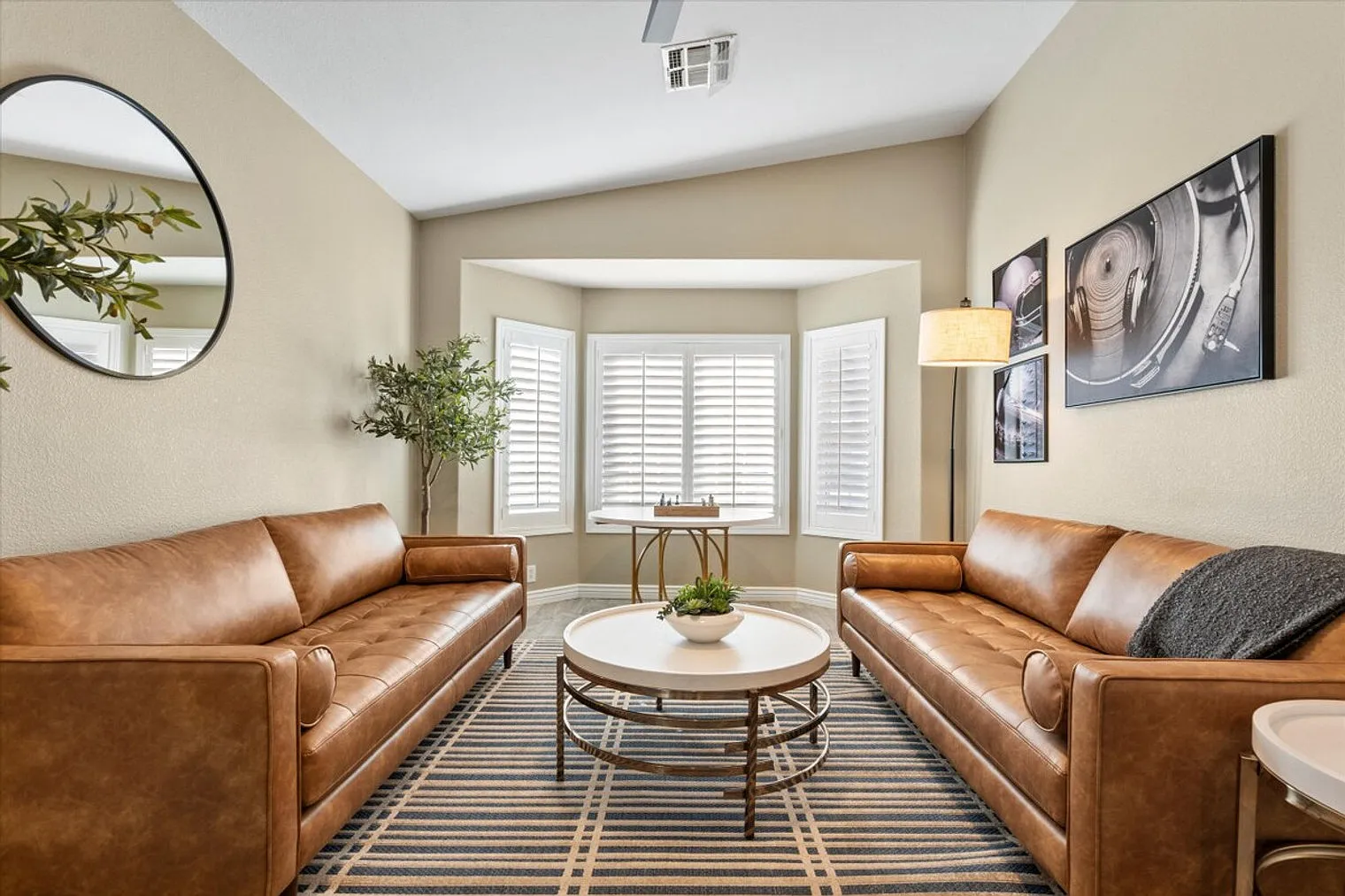 6 bed, 3.0 bath, $10,478 — Photo 1