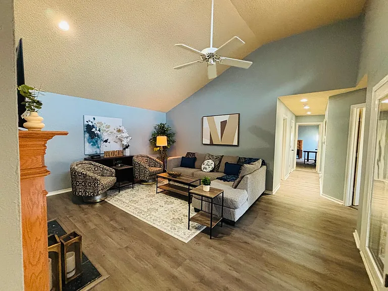 3315 Scarlet Oak Ct — Photo 3