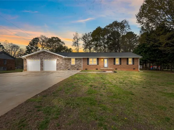 115 Clearview Rd, Belton, SC 29627