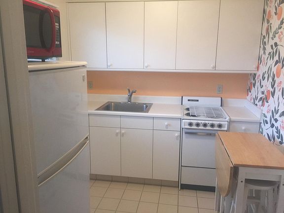 3rd image of 369 Stanyan St #8