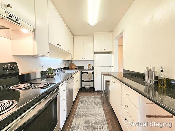 3rd image of 818 N Delaware St APT 407