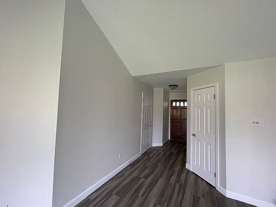 1st image of 2820 Woodhall Ct