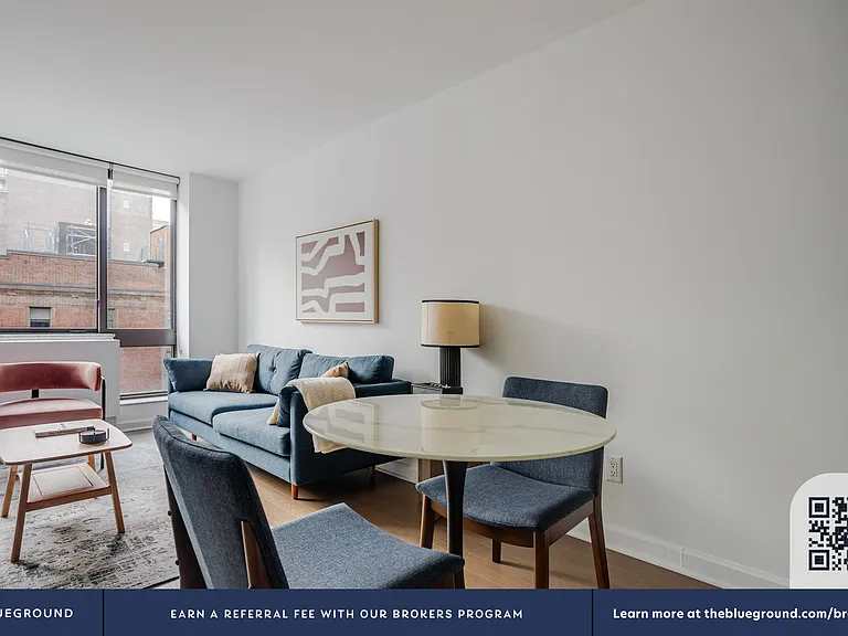 500 W 56th St #719 — Photo 9