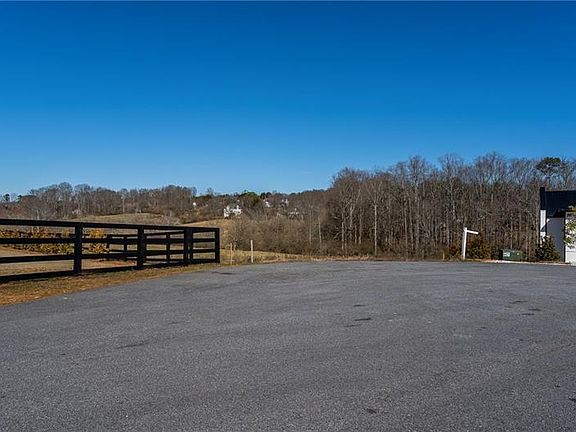 3rd image of 5170 Howard Rd #1151