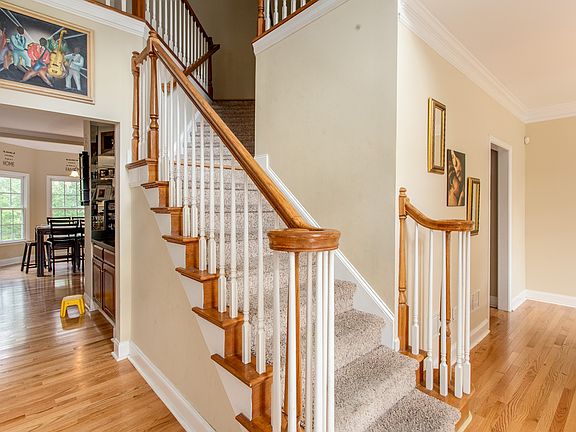 5th image of 4965 Winterview Ln