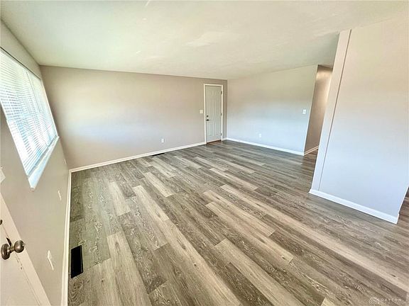 2nd image of 1741 Lanbury Dr
