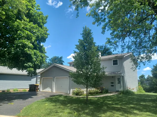 855-857 Rhodes St, Woodstock, IL 60098