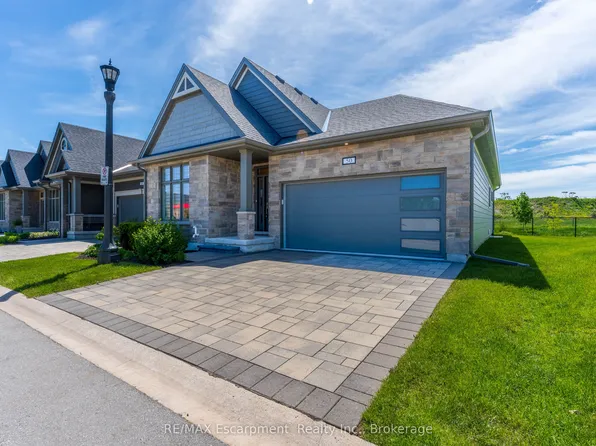 154 Port Robinson Rd #50, Pelham, ON L0S 1E7