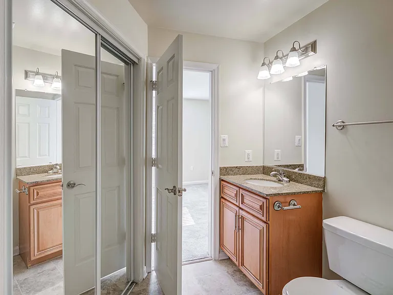 Abbotts Run Apartment Homes — Photo 10