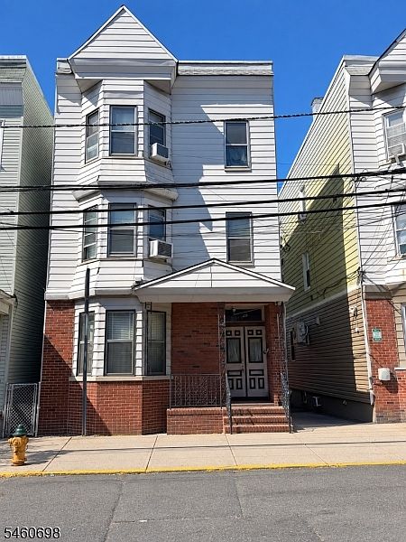 1st image of 76 Ann St