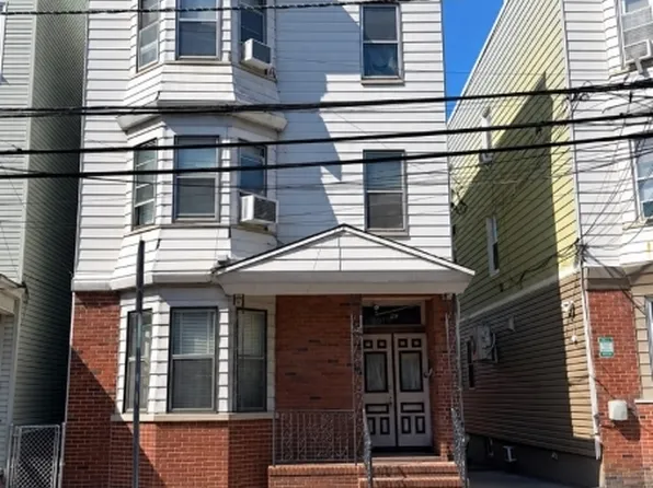 76 Ann St, Newark City, NJ 07105