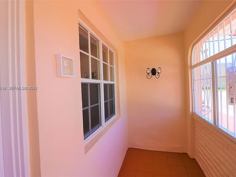 1698 SW 20th St #1 — Photo 5