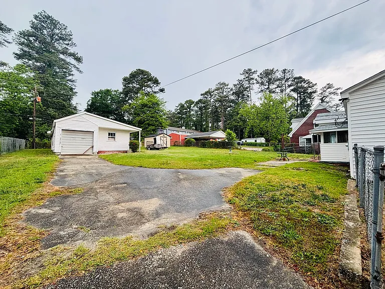 527 S Beltline Blvd — Photo 20