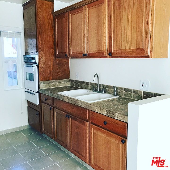 1st image of 515 N Alfred St APT 105
