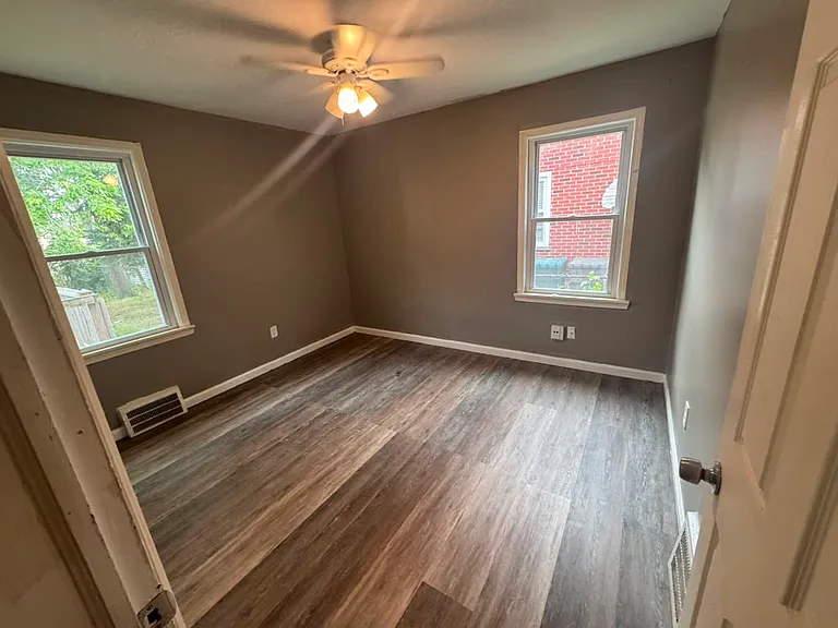 24301 Boston St — Photo 5