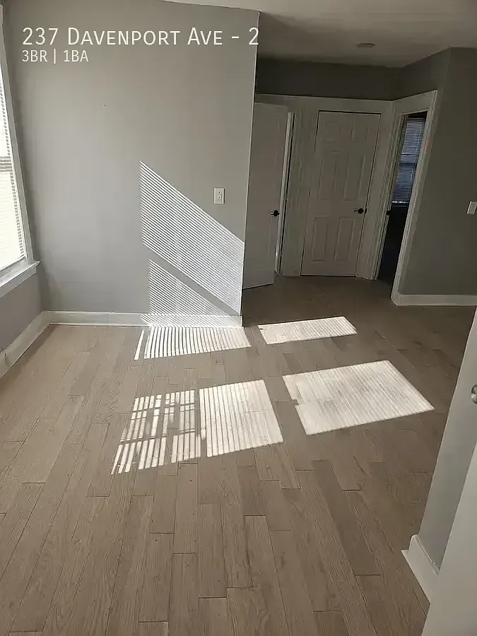3 bed, $1,850 — Photo 3