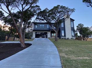 9008 Grandview Dr, Jonestown, TX 78645