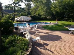 6 Coventry Rd, Livingston, NJ 07039