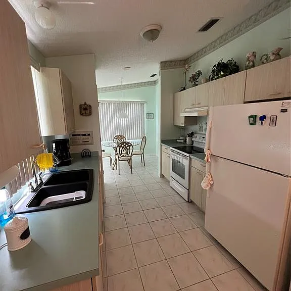 1232 Zapata Pl — Photo 3
