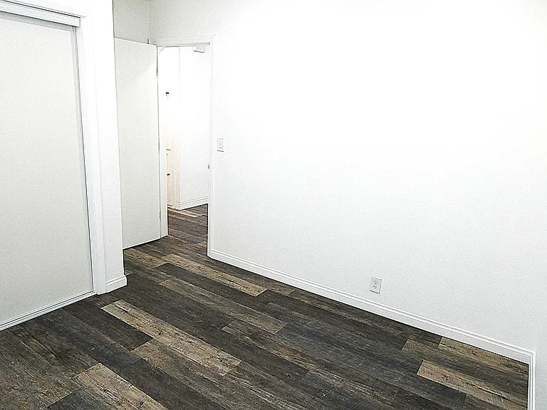 669 N Grand Ave #4 — Photo 11