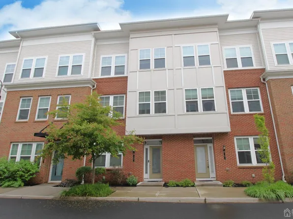13 Fleet St, North Brunswick, NJ 08902
