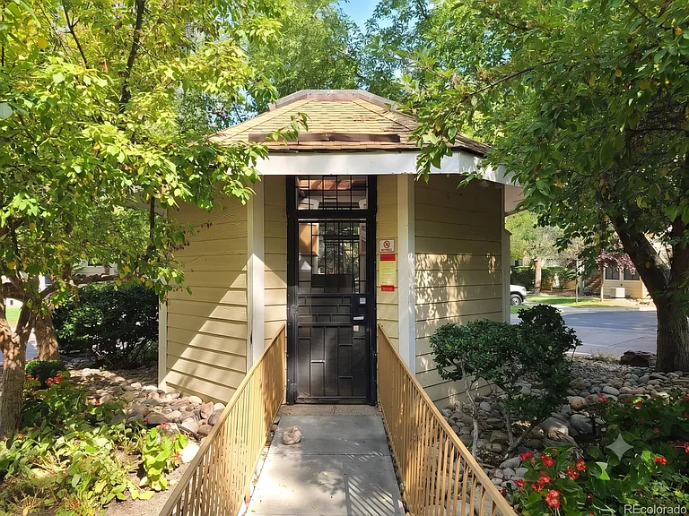 4834 E Kentucky Ave #C — Photo 5