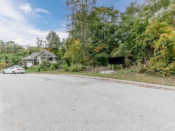 548 Taylor Dr, Midland, ON L4R 0E2