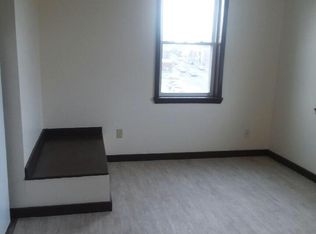 122 N Main St, Oneida, NY 13421