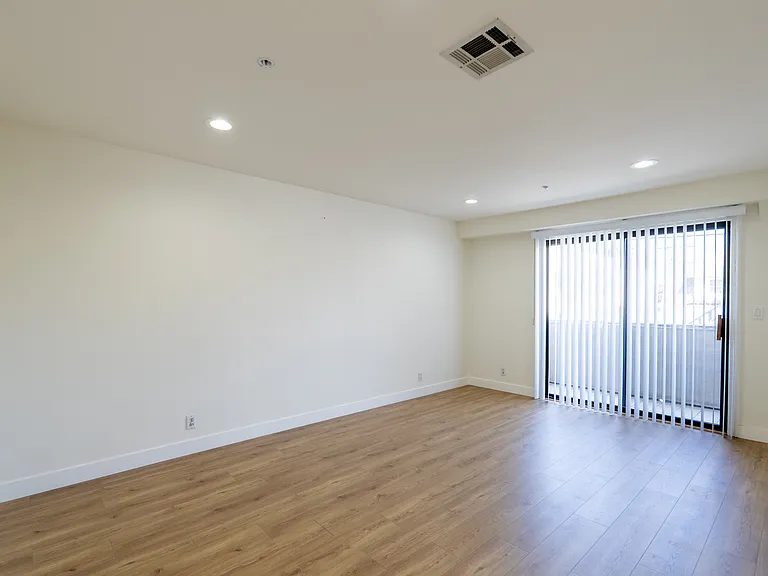 1758 N Alexandria Ave #1758.5 — Photo 14