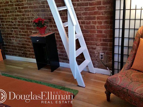 5th image of 140 W 74th St APT 4A