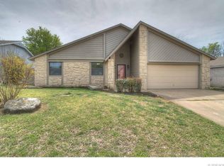1028 E 138th St S, Glenpool, OK 74033