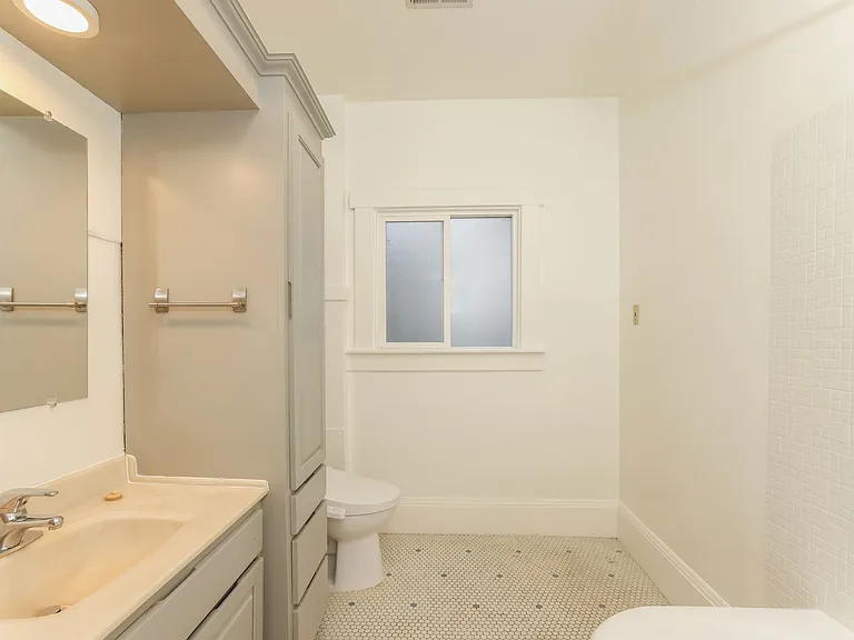 1734 Lincoln St — Photo 22