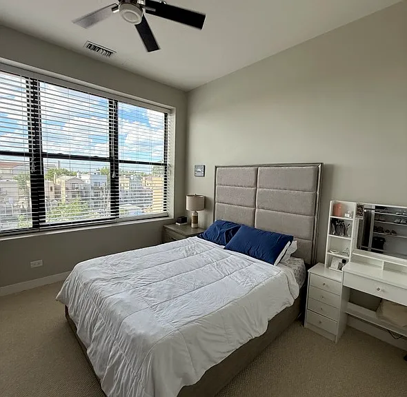 1 S Leavitt St #401 — Photo 7