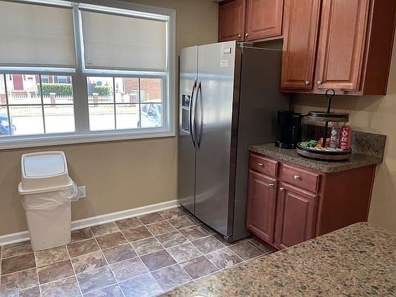 3rd image of 225 Portview Ave