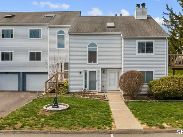 71 Clubhouse Drive #71, Cromwell, CT 06416