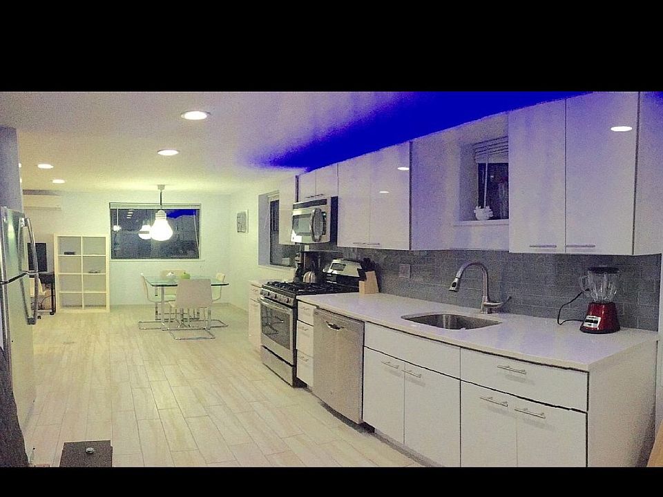 1st image of 3151 42nd St #1