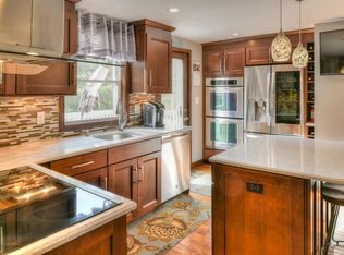 21 Lake Ave, Wenham, MA 01984