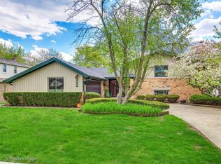 1503 E Fleming Dr S, Arlington Heights, IL 60004
