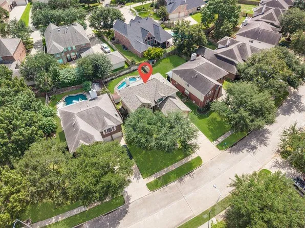 17626 W Copper Lakes Dr, Houston, TX 77095