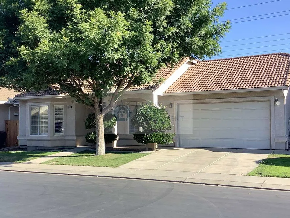 3409 Harvest Hickory Dr