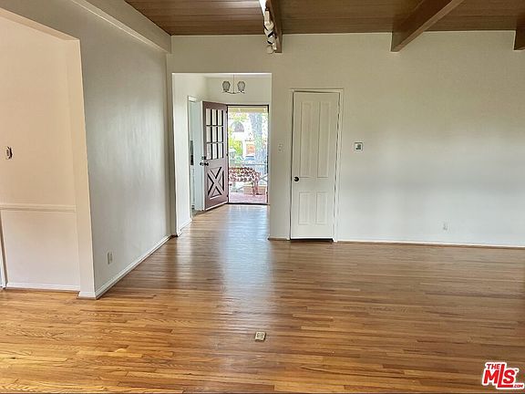 3rd image of 3116 Queensbury Dr