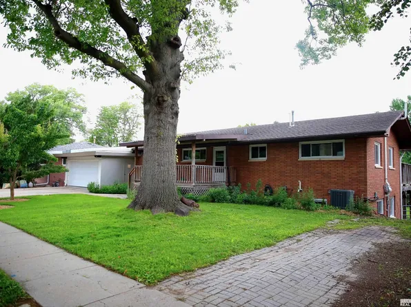 6224 Walker Ave, Lincoln, NE 68507
